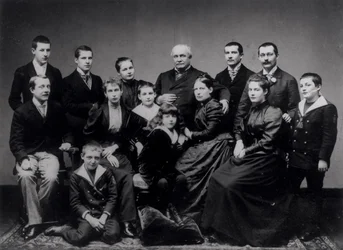 Retrato de una gran familia de Lyon, finales del siglo XIX